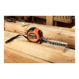  Рулетка NEO TOOLS 67-244 стальная Super Black 7,5 мх25 мм, автоблокировка, две кнопки остановки, магнит 