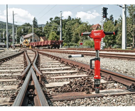  Гайковёрт импульсный Milwaukee M18 FHIWF1R-122С (4933493141) железнодорожный 2АКБ+ЗУ 