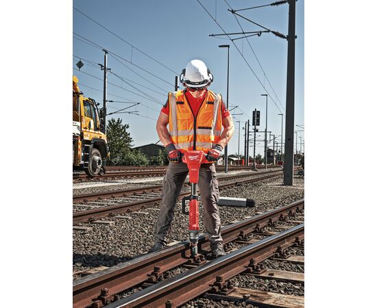  Гайковёрт импульсный Milwaukee M18 FHIWF1R-122С (4933493141) железнодорожный 2АКБ+ЗУ 